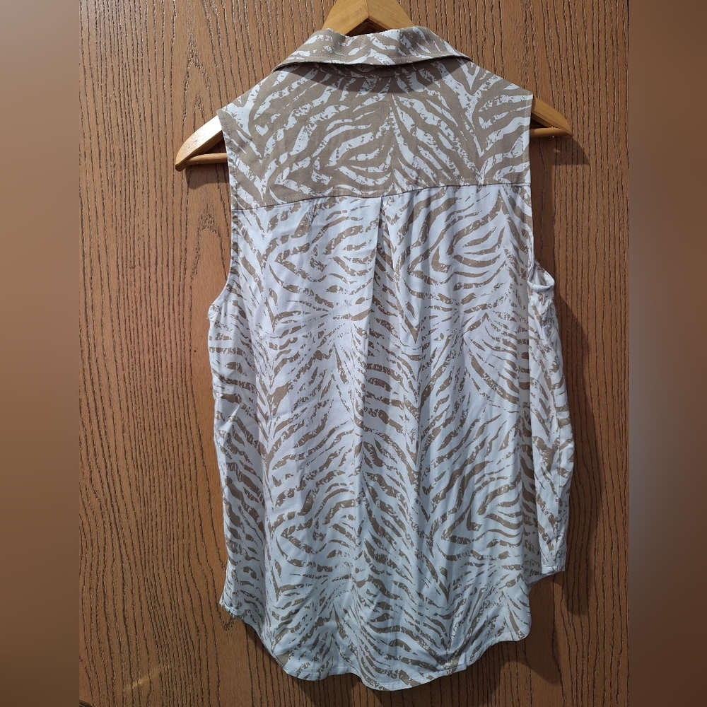 Liverpool Beige and White Sleeveless Blouse - Picture 6 of 6